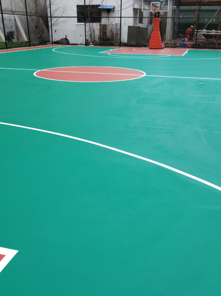 高青 球场长期使用易出现地面开裂